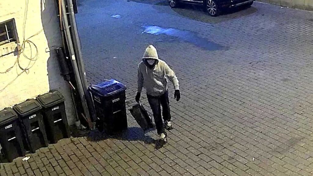 Suspect in 2021 planting of DC pipe bombs named by FBI