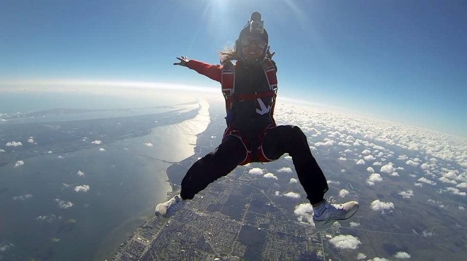 Laiketsion, a former athlete from Brazil who lived in Italy, carried out over 6,000 jumps while Ermes had over 2,000 jumps under his belt.