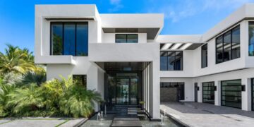 New York socialite snags South Florida mansion for $21 million