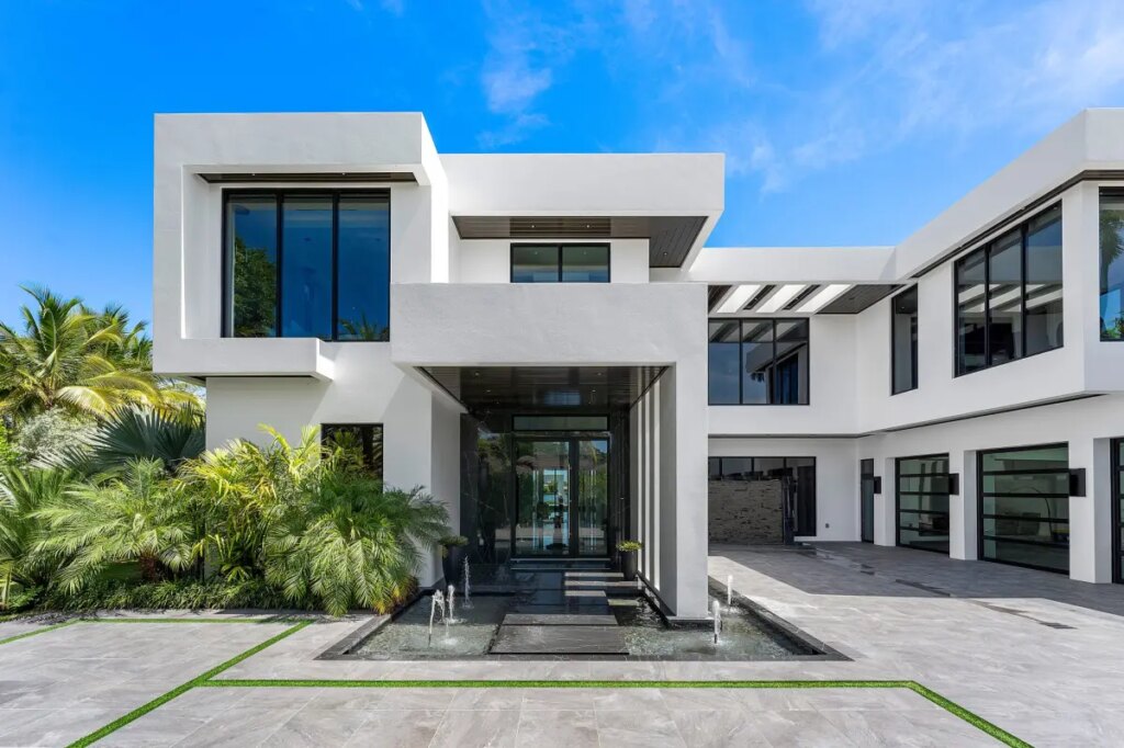 New York socialite snags South Florida mansion for $21 million