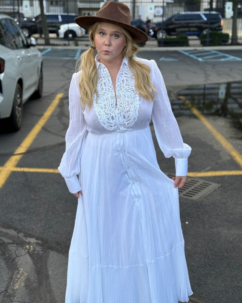 Amy Schumer shows off dramatic weight loss transformation.