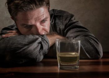 Dear Abby: I’m walking on eggshells around my alcoholic husband—I’ve had enough