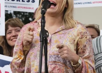 ‘Bananas!’ CNN analyst stunned as race tightens in deep red state