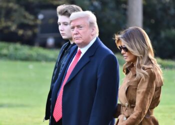 MAGA senator accidentally forces Melania and Barron Trump into tight spot
