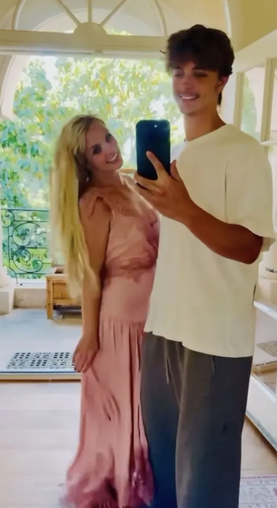 Britney Spears and her son Jayden Federline pose for a selfie.