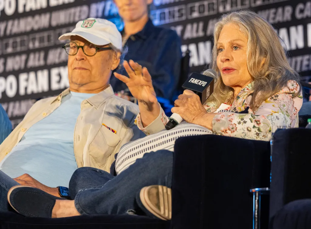 Chevy Chase and Beverly D'Angelo at the FanExpo Chicago on Aug. 17, 2025.