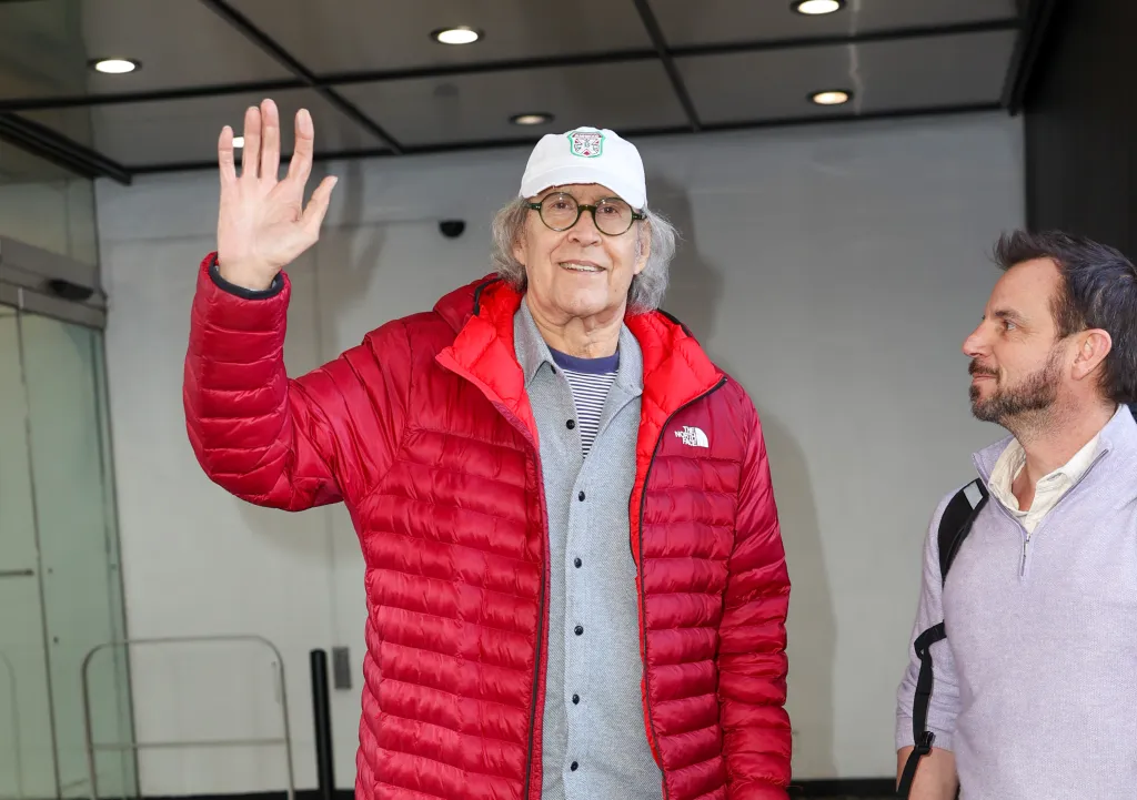 Chevy Chase arrives at 