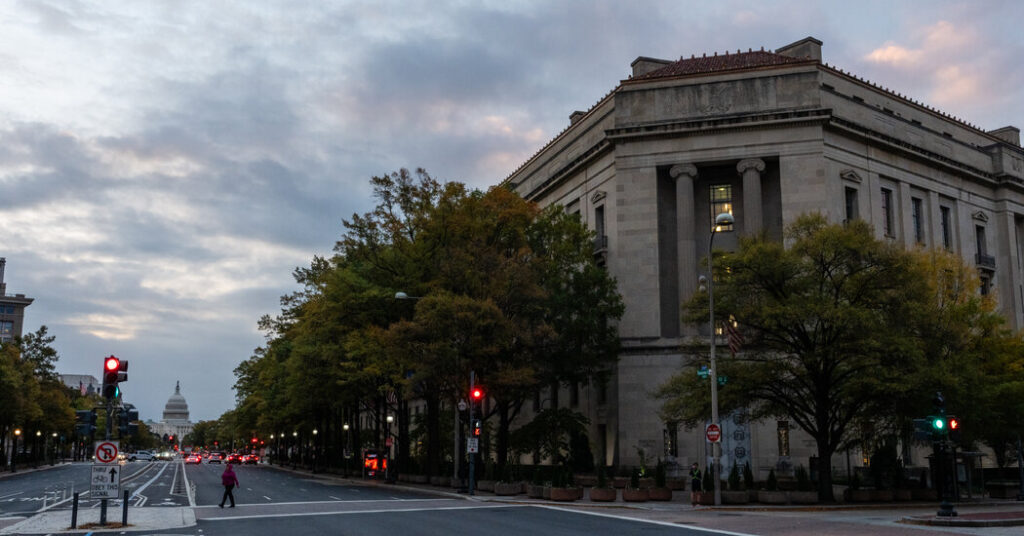 Justice Dept. Asks Appeals Court to Kill Contempt Inquiry Into Deportation Flights