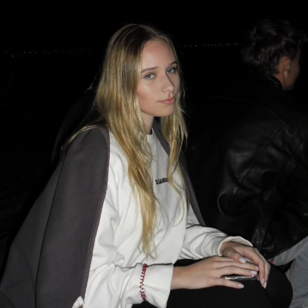 Elizaveta Krivonogikh (aka Luiza Rozova) looking at the camera.