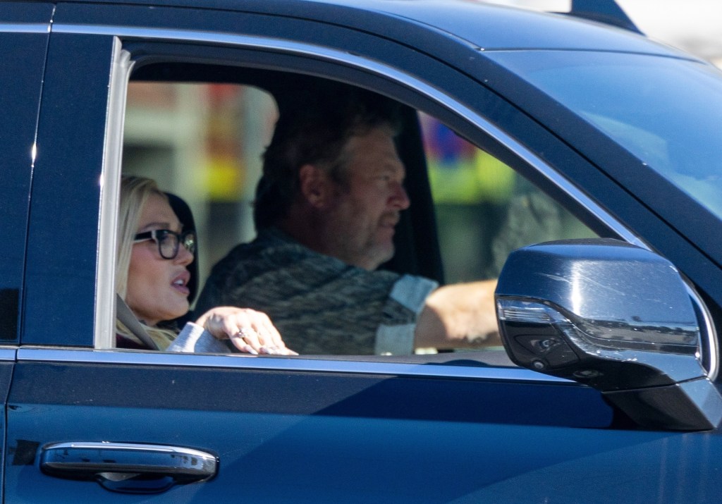 Blake Shelton and Gwen Stefani in a tense car ride.