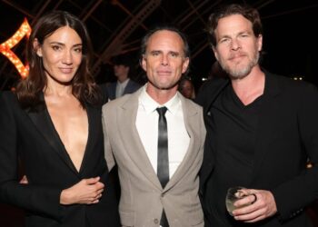 ‘Fallout’ Showrunner Praises Crew for Finishing Season 2 Despite Losing Homes to LA Wildfires