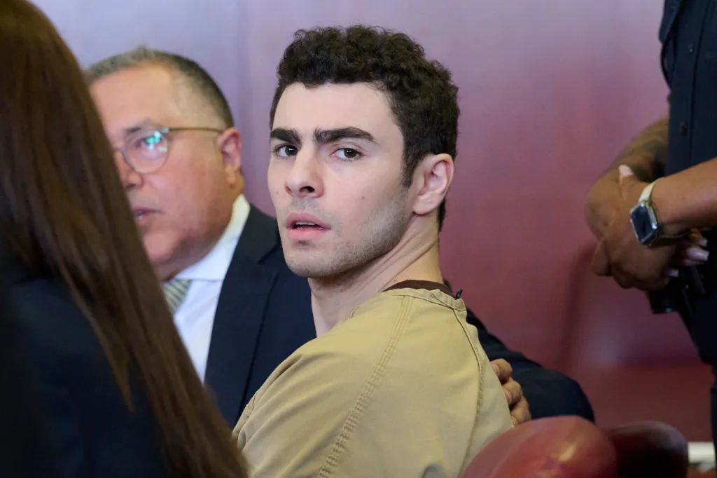 Luigi Mangione, accused of fatally shooting UnitedHealthcare CEO Brian Thompson, appears in Manhattan state court.