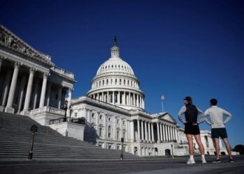 Progressive jolts the left with Senate primary challenge: ‘Dem Tea Party has arrived!’