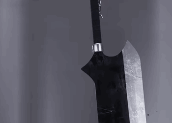 Fortnite Teases a Big Anime Collab for December 20