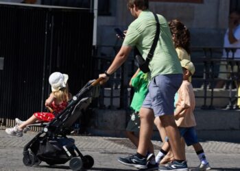 Traditional gender roles won’t get men what they want