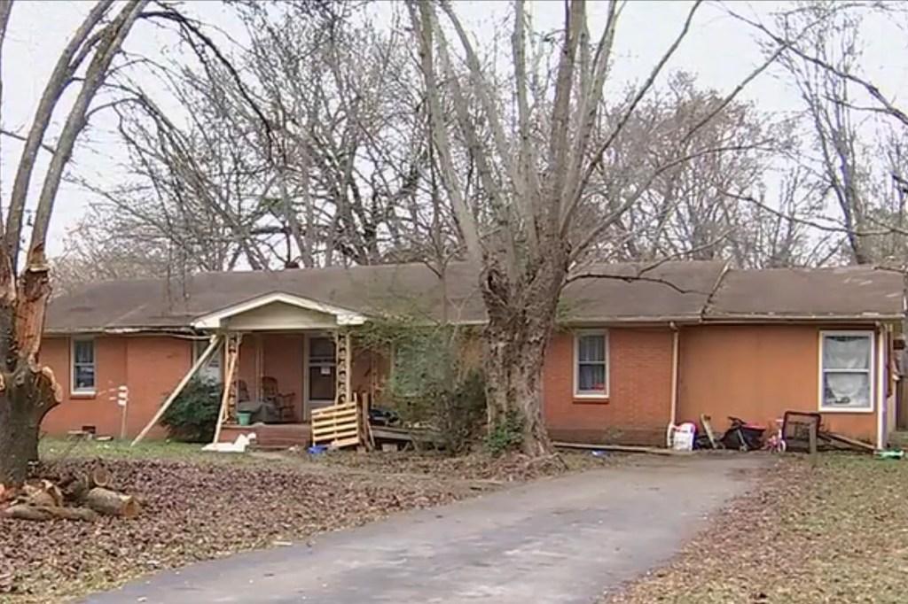The house in Tullahoma, Tennessee where James Alexander Smith and his 3-month-old granddaughter were found dead after being attacked by family dogs.
