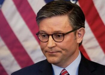 Mike Johnson mocked on CNN facing revolt from female lawmakers: ‘Can’t imagine why!’