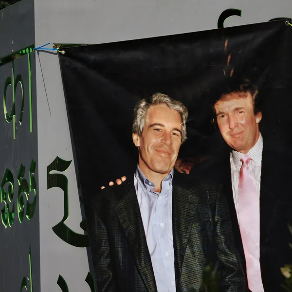 Trump gets warning his handling of latest scandal hit by same missteps as Epstein mess