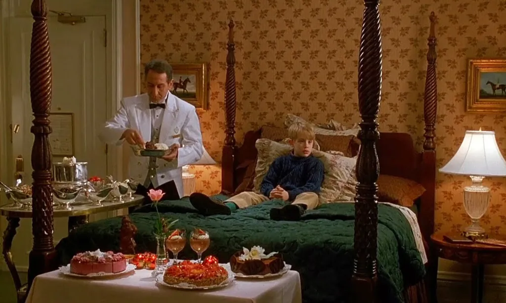 grab from Home Alone 2 - icecream sundae scene.