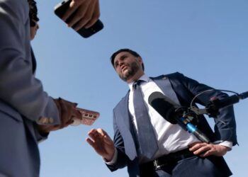 ‘We don’t want your workout pics’: Vance mocked after promising photos of training session