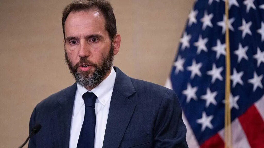 Trump ally ‘gave away the game’ by ignoring bid for public Jack Smith testimony: analyst