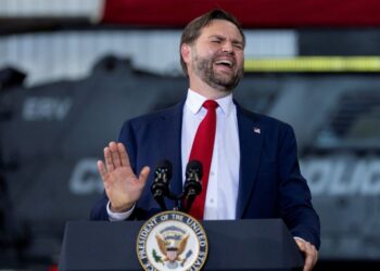 Internet calls JD Vance’s bluff as White House whines Stephen Miller banned from CNN