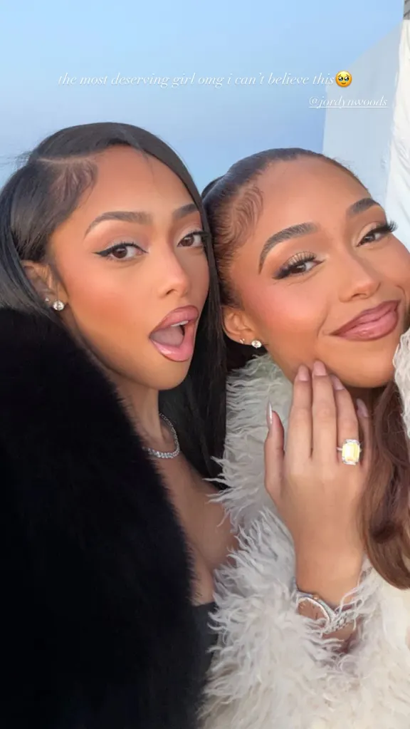 Jordyn Woods and Jodie Woods posing together.