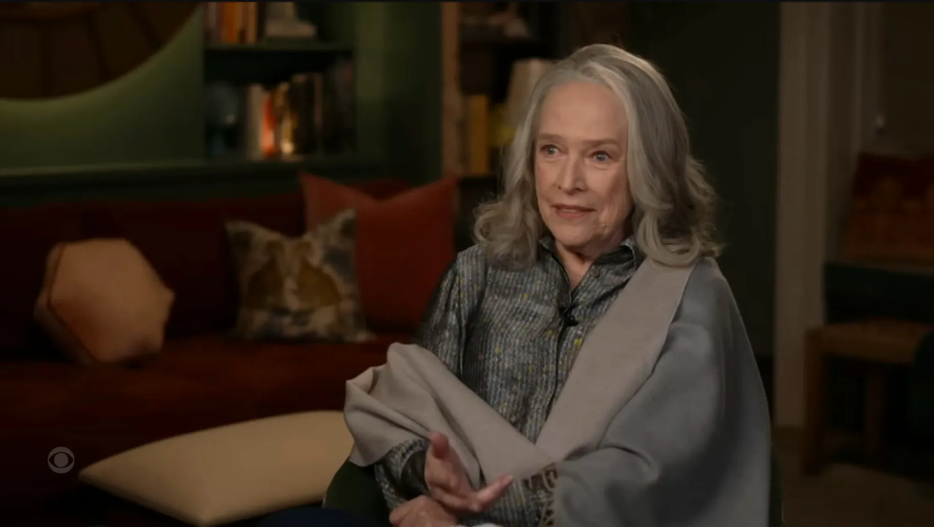 Kathy Bates crying and praising Rob Reiner.