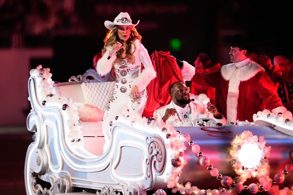 Lainey Wilson performs at halftime of the 2025 Christmas Day NFL game on Netflix