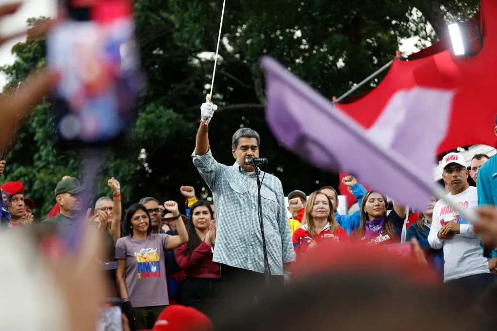 TOPSHOT-VENEZUELA-ELECTION-GOVERNMENT-MADURO