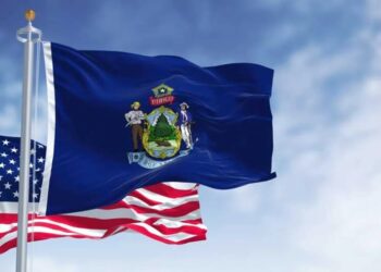 ‘He’s leading by a lot’: Progressive surges in polls in key Senate primary