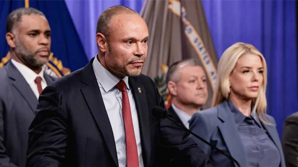 Dan Bongino announces he’s quitting moments after Trump lauds him for doing a ‘great job’
