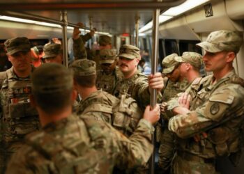 ‘Goosebumps’: Ex-prosecutor in awe as Trump told ‘get your damn hands off’ National Guard