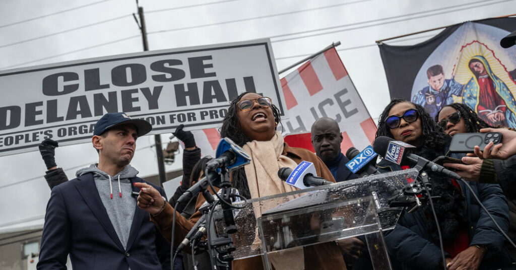 New Jersey Lawmaker Returns to Migrant Center Where She Was Arrested