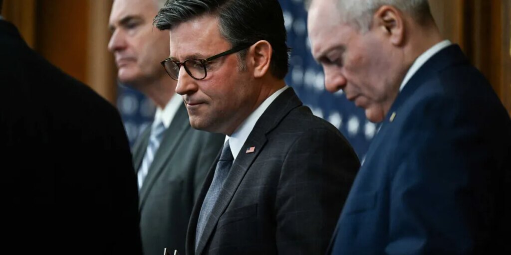 ‘Is that a red flag?’ Ex-Trump aide challenged to explain emerging GOP trend