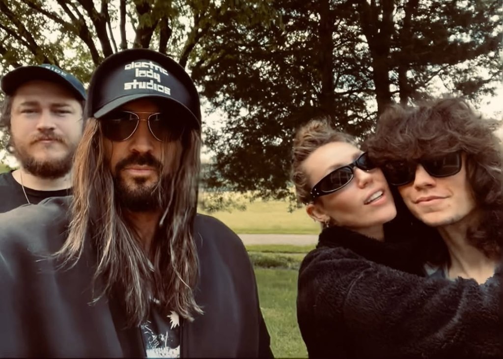 Miley Cyrus reunites with dad Billy Ray, Maxx Morando, and Braison.