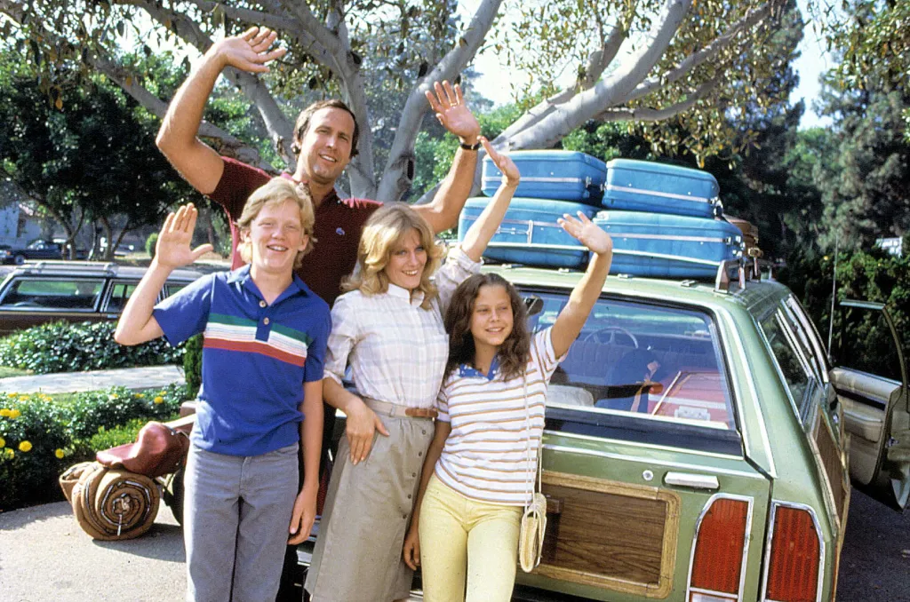 Anthony Michael Hall, Chevy Chase, Beverly D'Angelo, Dana Barron, 1983, family