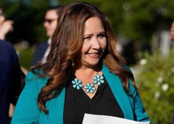 ‘Not true!’ Desperate Trump official tries to deny lawmaker was pepper-sprayed