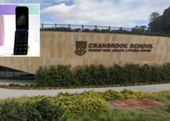 Australia private school bans smart phones, tells parents they can buy Nokia flip phones