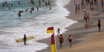 Australia police responding after gunshots reported at Bondi beach