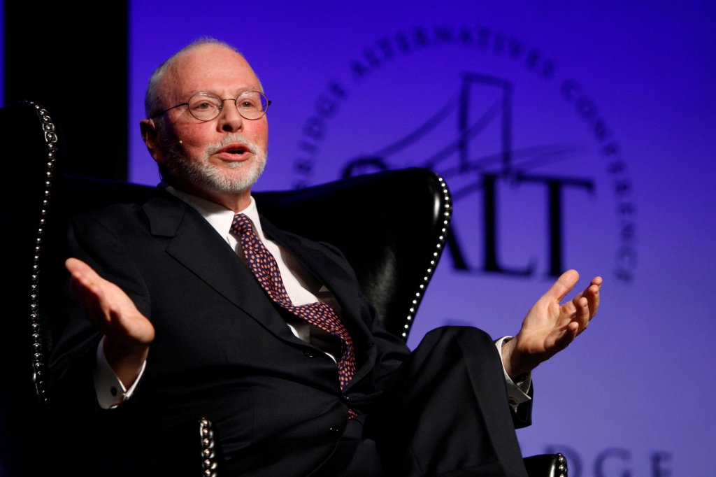 Paul Singer speaks at the Skybridge Alternatives Conference.