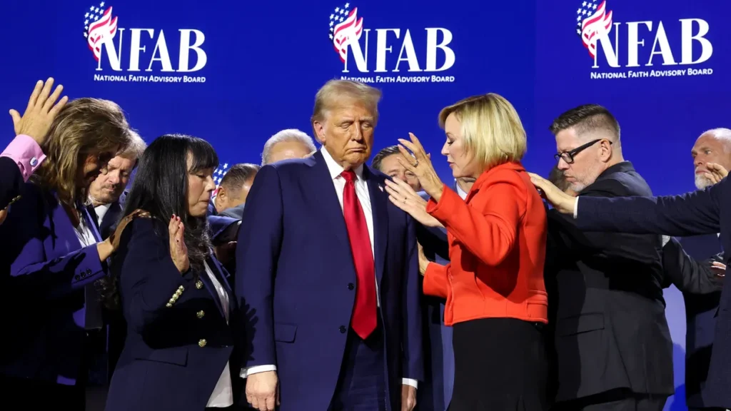 Pastor responds to MAGA’s ‘keep Christ in Christmas’ message by calling out its hypocrisy