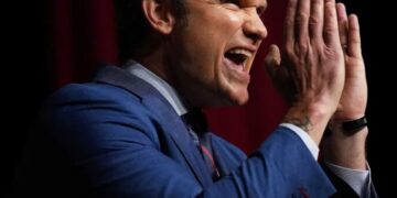 ‘Oh boy’: Hegseth stuns as he hurls admiral under the bus on bombshell kill order