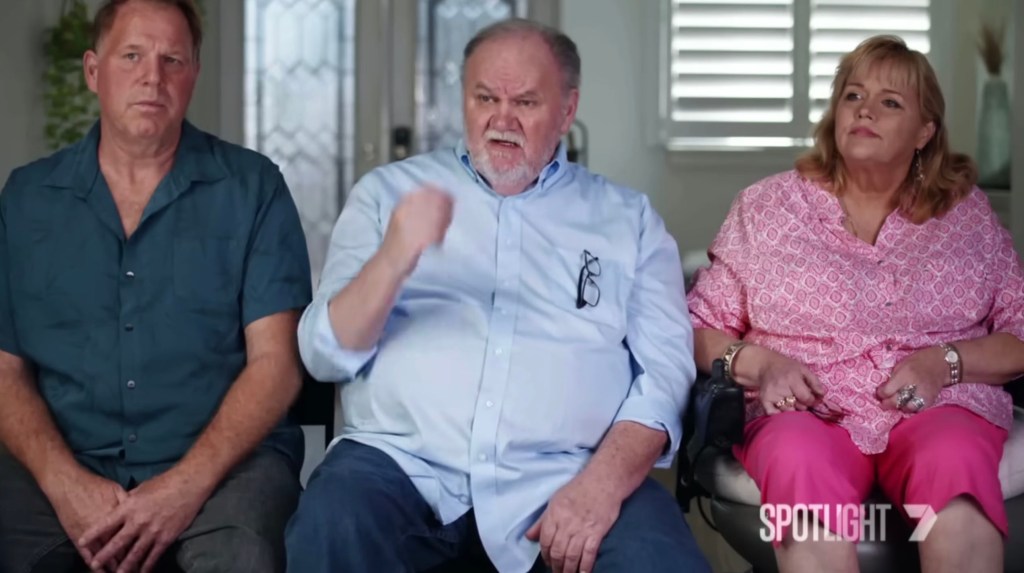 Thomas Markle Snr, his son Tom Jnr, and daughter Samantha sitting together for an interview.