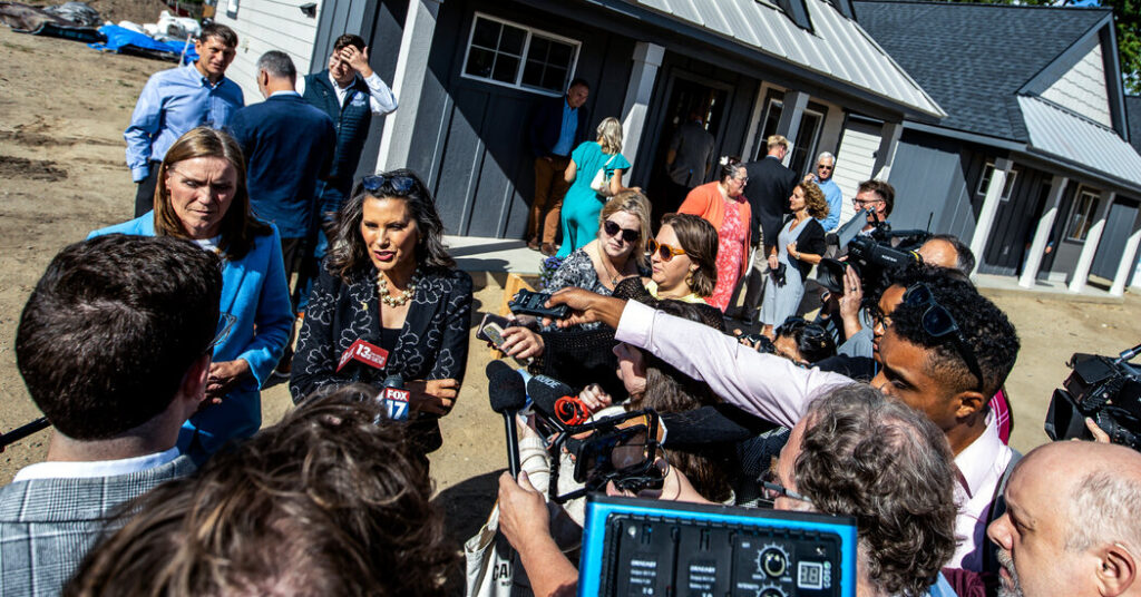 Inside a Gathering of Top Democrats Filled With Hope, Nerves and ’28 Buzz