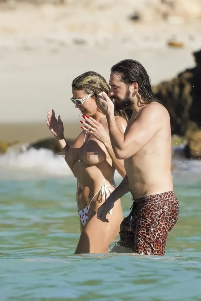 Heidi Klum and Tom Kaulitz in the ocean at Saint-Barth.