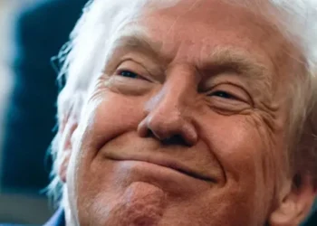 ‘Get this guy some help’: Analyst says Trump’s ‘manic episode’ shows it’s time to go