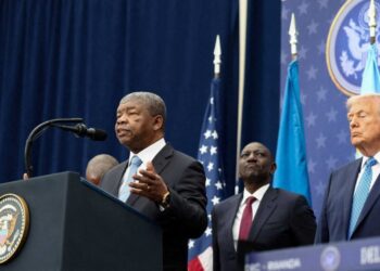 ‘Grandpa needs a nap’: Trump mocked as he can’t keep eyes open during peace signing