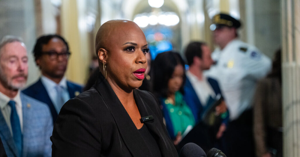 Ayanna Pressley Won’t Challenge Markey for Senate in Massachusetts