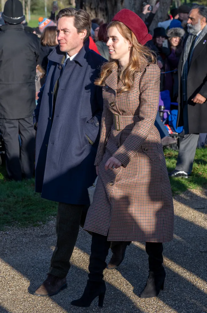 Princess Beatrice and Edoardo Mapelli Mozzi walking to Christmas morning service.